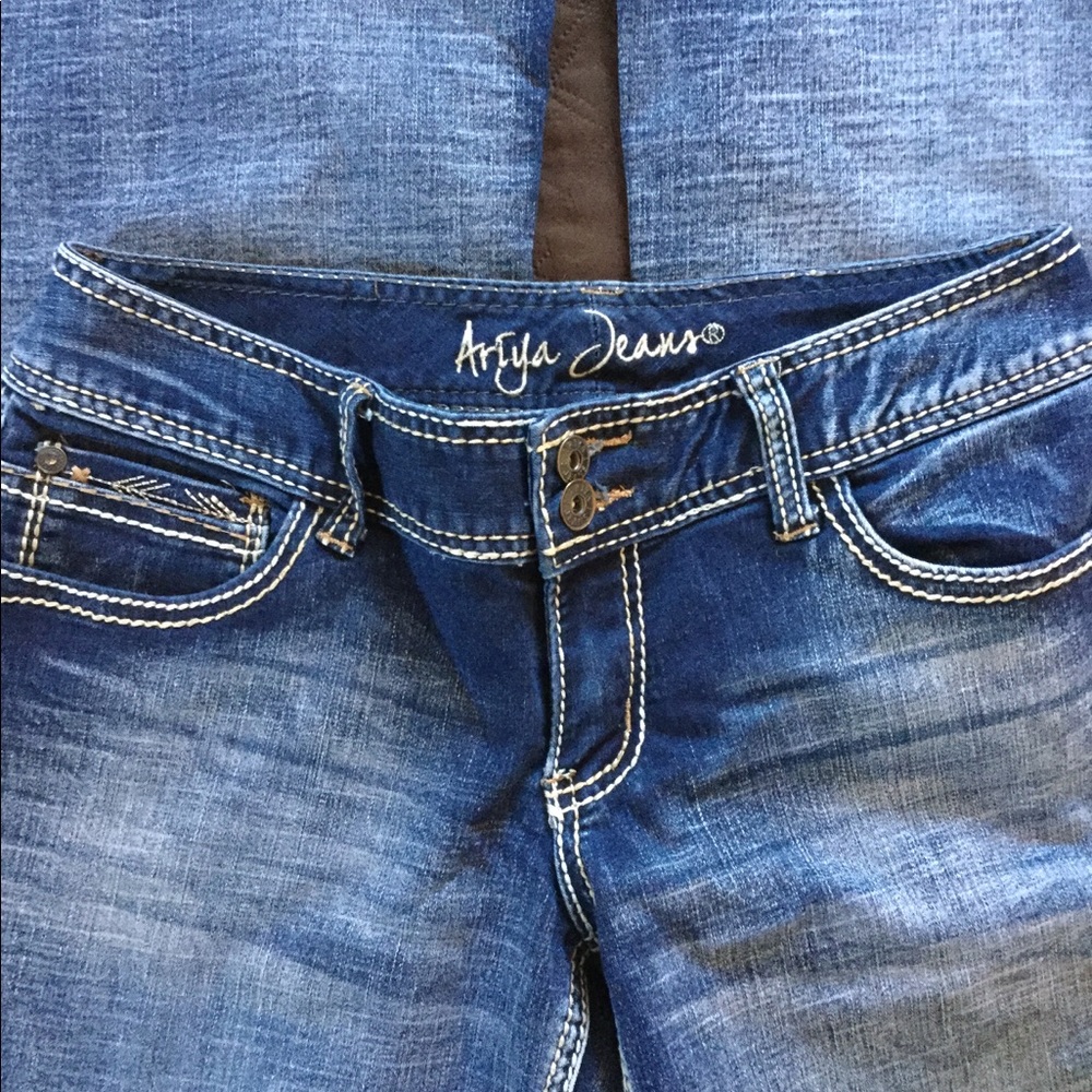 Ariya jeans